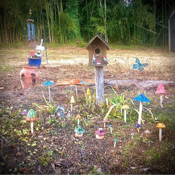 Meet your Posher, Elizabeth - Picture 2 of 2